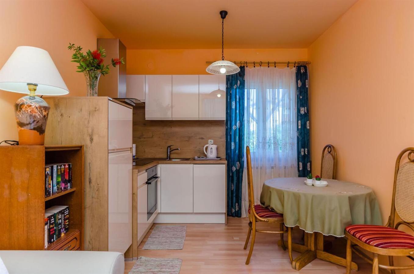 Apartmani Danja Kaštela المظهر الخارجي الصورة